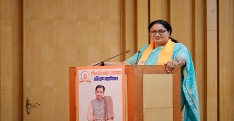 सीएम रेखा गुप्ता और दिल्ली भाजपा अध्यक्ष ने पार्टी कार्यकर्ताओं को प्रशिक्षित किया