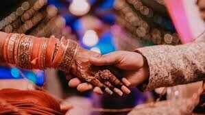 अलवर में इंसानियत की मिसाल, वीडियो में जाने पुलिस थानेदार ने गरीब मजदूर की बेटियों की शादी अपने आंगन में कराई