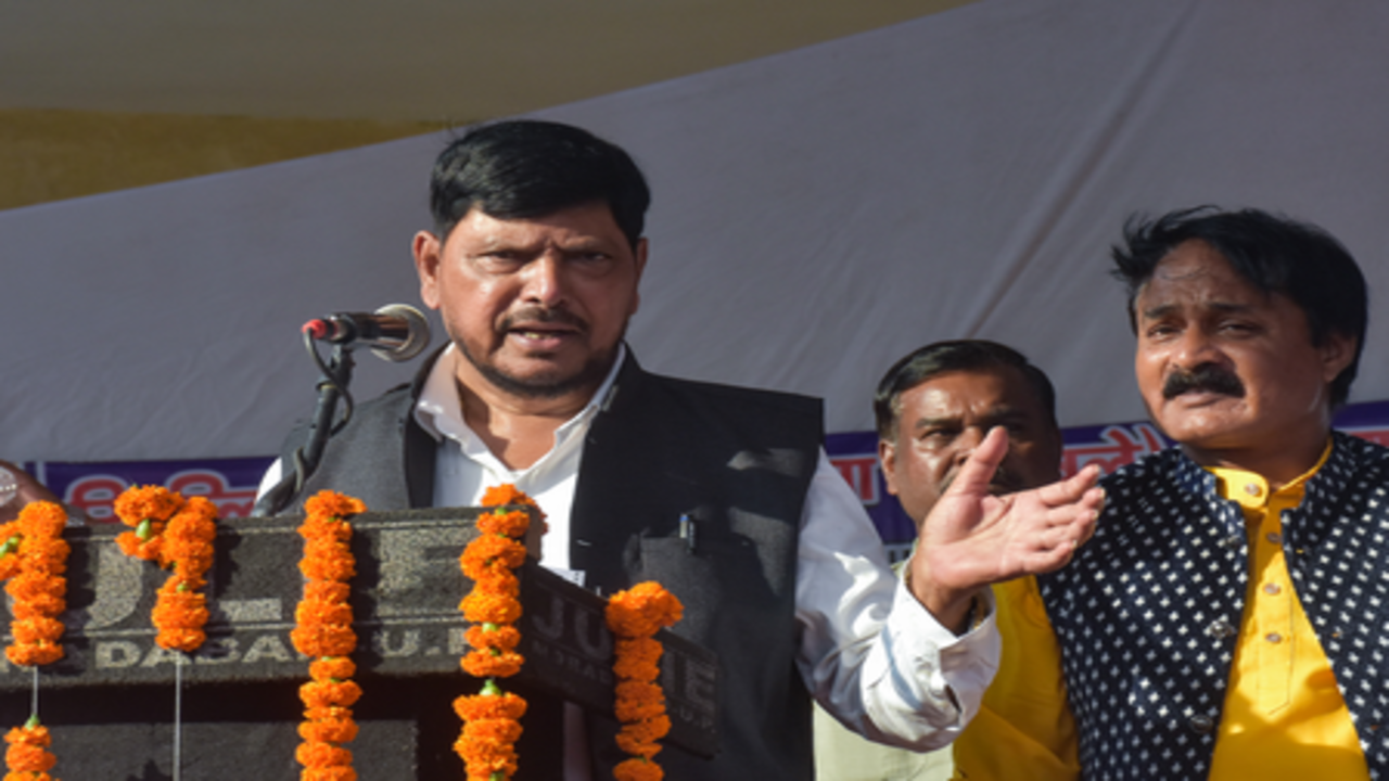 राहुल गांधी कुछ भी बोलते रहें, ब्रिक्स समिट रही सफल, नॉनवेज वाले बयान पर रामदास आठवले का पलटवार
