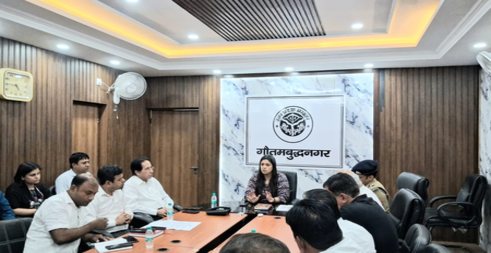 नोएडा में औद्योगिक शांति बनाए रखने को डीएम की बड़ी पहल, कारखाना प्रबंधकों संग अहम बैठक