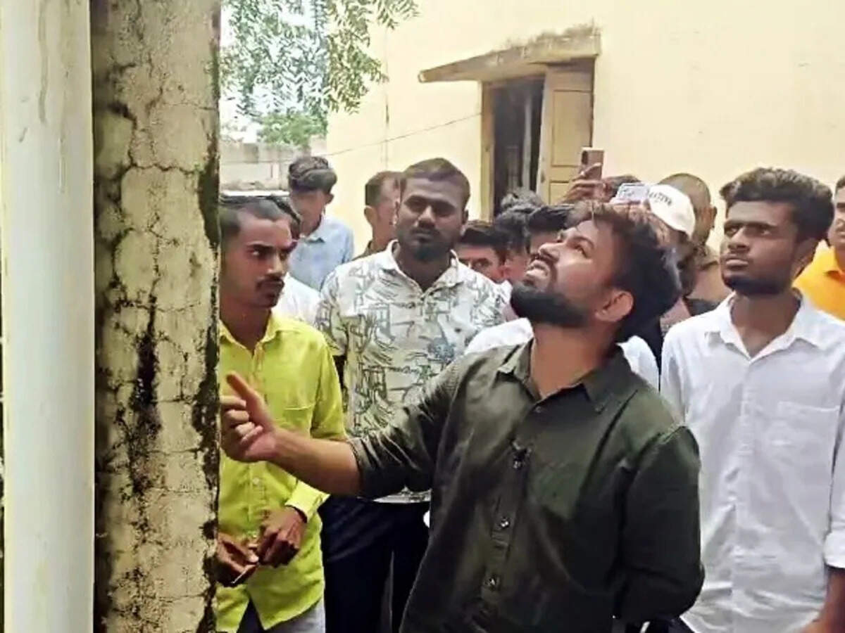 ‘स्कूल ठीक करो’ अभियान से जुड़ी याचिका पर सुनवाई, दो राज्यों के आदेशों को दी गई थी चुनौती