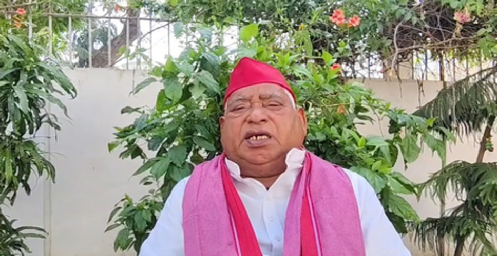 खड़गे के विवादित बयान पर सपा सांसद बोले- 'प्रधानमंत्री के बारे में व्यक्तिगत टिप्पणी सही नहीं'