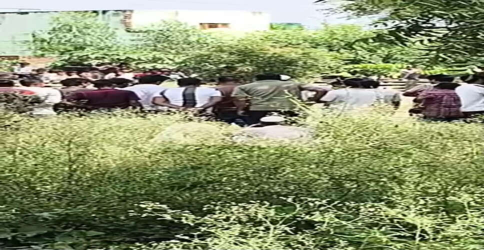 नोएडा: संदिग्ध मौत के मामले में 30 दिन बाद कब्र से निकला शव, पोस्टमार्टम के लिए भेजा गया