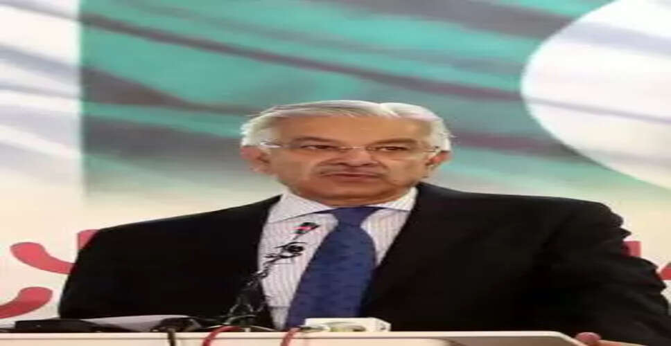 पाकिस्तान: ख्वाजा आसिफ ने क्या मान लिया, सेना के हाथ में सत्ता का रिमोट कंट्रोल!