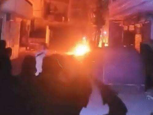 जयपुर में आधी रात ट्रांसफॉर्मर में भीषण आग, लगातार धमाकों से दहला जालूपुरा; फुटेज में देंखे दमकल की मुस्तैदी से टला बड़ा हादसा