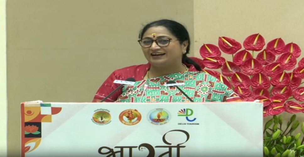 दिल्ली: सीएम रेखा गुप्ता ने बताए अपने जीवन के संघर्ष, महिलाओं को सशक्त बनने का दिया संदेश