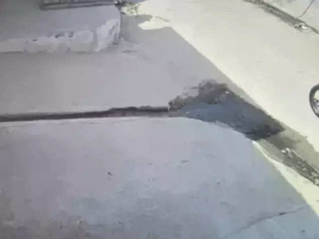 भरतपुर में बर्तन बेचने के बहाने घर में घुसे बदमाश, वीडियो में जानें महिला को नशीला पदार्थ सुंघाकर 14 हजार लूटे