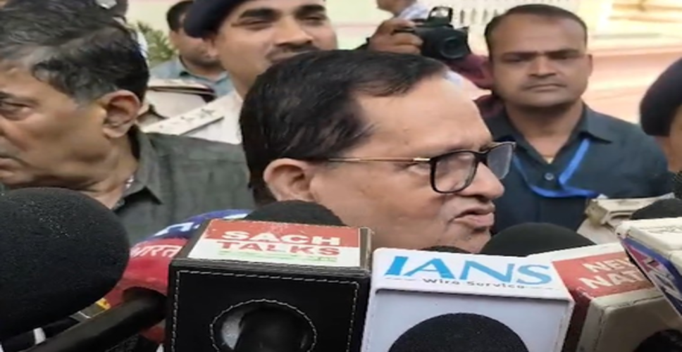 नीतीश कुमार के एमएलसी पद से इस्तीफे पर अवधेश नारायण सिंह हुए भावुक