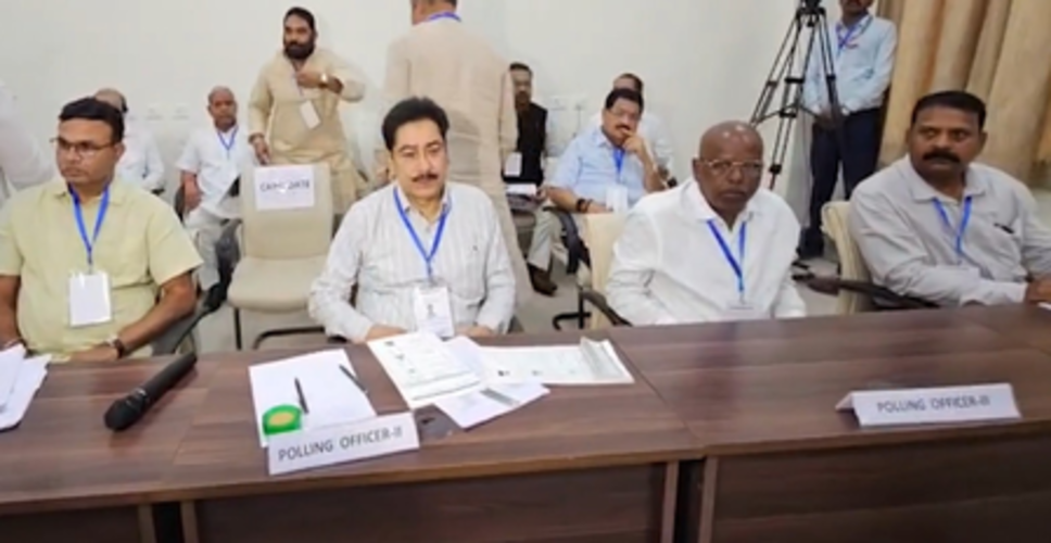 झारखंड: राज्यसभा चुनाव के लिए मतदान जारी, एनडीए और इंडिया ब्लॉक ने किया जीत का दावा