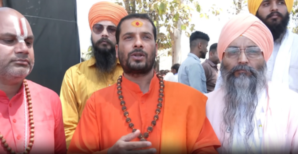 दिल्ली-देहरादून कॉरिडोर के लिए संतों ने जताया पीएम मोदी का आभार, बोले- ये उत्तराखंड के प्रति उनका स्नेह