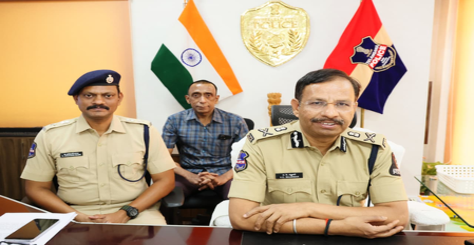 9 राज्यों में हैदराबाद पुलिस की कार्रवाई, साइबर ठगी में 52 गिरफ्तार, 32 बैंक अधिकारी शामिल