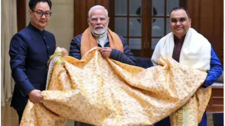 अजमेर दरगाह में पीएम की चादर चढ़ाने पर रोक को लेकर आज कोर्ट का अहम फैसला