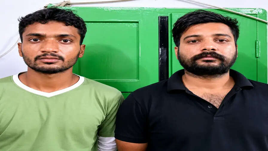 खाटूश्यामजी हमले को लेकर सीकर में अनिश्चितकालीन धरना शुरू, कलेक्ट्रेट पर जुटा सर्वसमाज