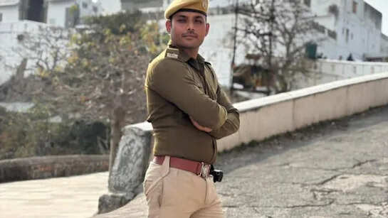 जयपुर में दर्दनाक हादसा, फुटेज में देखें ओवरस्पीड कार ने पुलिस कॉन्स्टेबल को कुचला, मौके पर मौत