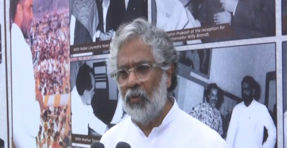 आरक्षण महिलाओं का अधिकार, हम नहीं कर रहे उपकारः नीरज शेखर