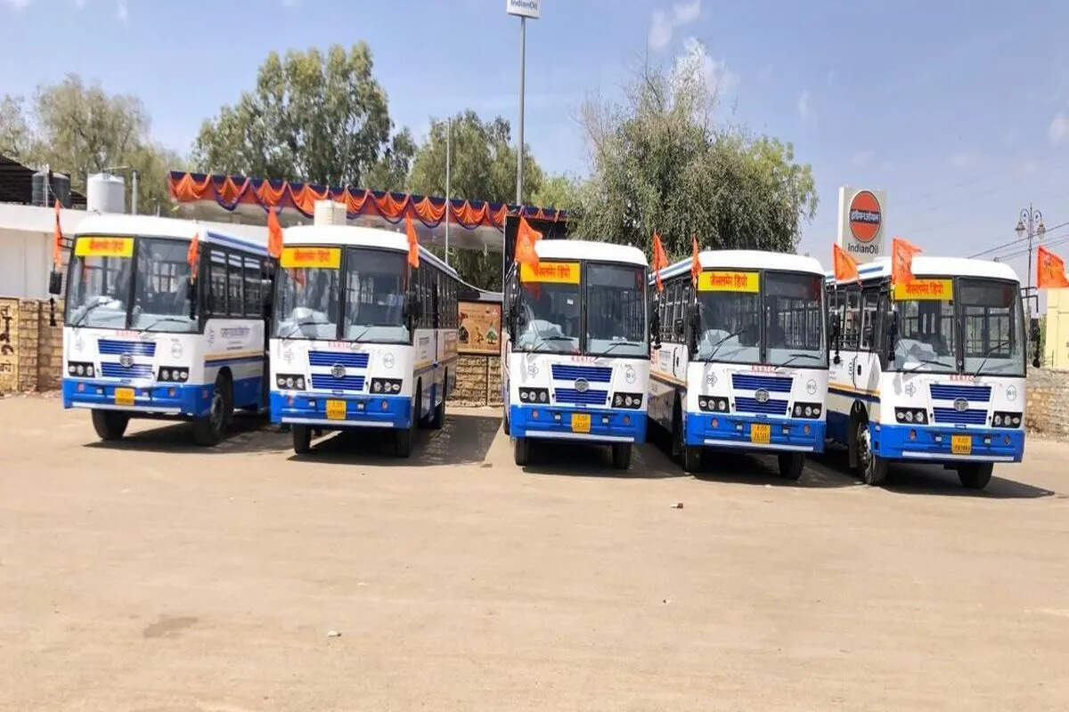 पंचायत समिति अधिकारी पर आरोप के बाद व्यक्ति टंकी पर चढ़ा, प्रशासन मौके पर पहुंचा