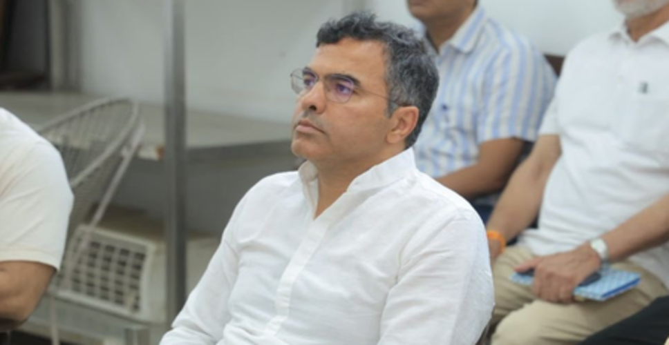 सौरभ भारद्वाज के खिलाफ मानहानि केस: बयान दर्ज कराने कोर्ट नहीं पहुंच सके प्रवेश वर्मा, मिली नई तारीख