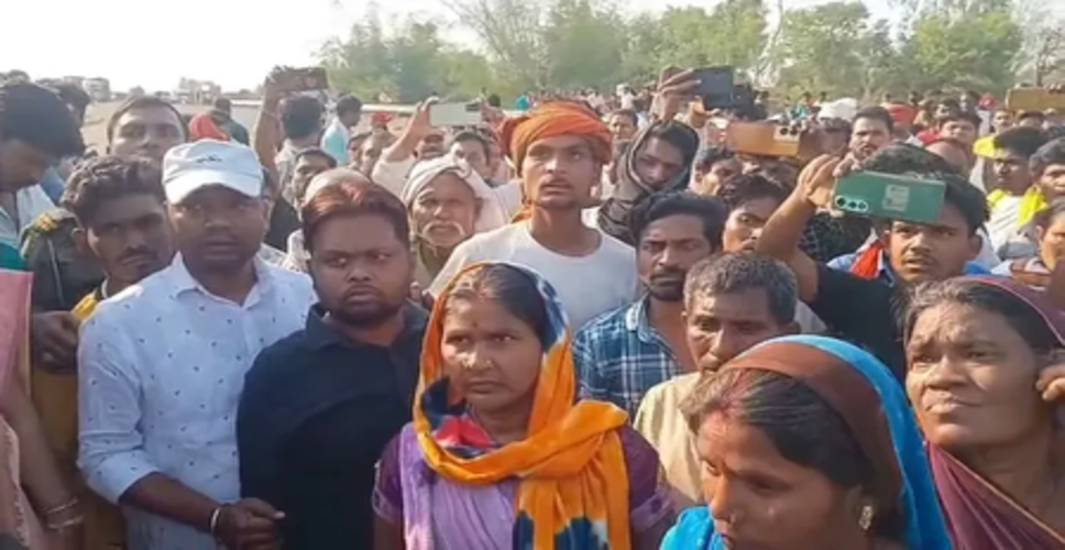 झारखंड: गढ़वा में सड़क हादसे में युवक की मौत पर बवाल, पुलिस-ग्रामीणों में झड़प