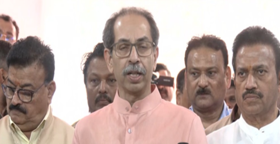 शिवसेना (यूबीटी) ने ईंधन की कीमतों में बढ़ोतरी को लेकर केंद्र पर साधा निशाना, कहा- महंगाई का बोझ जनता पर डाल दिया गया