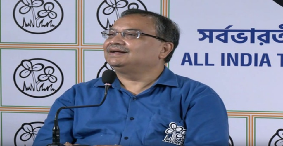 पश्चिम बंगाल: टीएमसी का आरोप, भाजपा के लिए वोट मांग रहा केंद्रीय बल