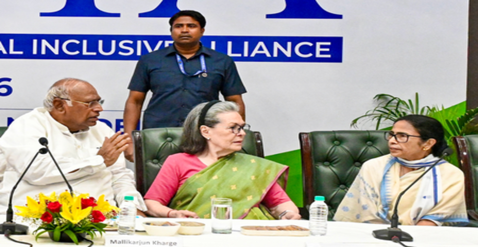 इंडिया ब्लॉक की बैठक में कांग्रेस अध्यक्ष मल्लिकार्जुन खड़गे बोले, विपक्षी एकता को और मजबूत करना होगा