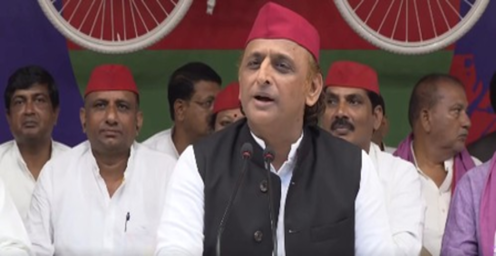 अखिलेश यादव का भाजपा पर हमला, ट्रांसफर-पोस्टिंग के नाम पर पैसा लेने वालों को खोज रहे अधिकारी-ठेकेदार