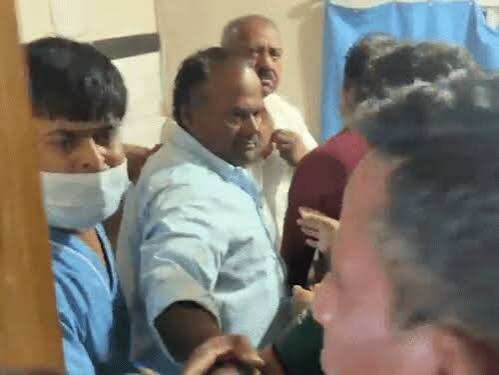 बीकानेर में ऑपरेशन के बाद महिला की मौत, फुटेज में देंखे गुस्साए परिजनों ने डॉक्टर तनवीर मालावत से की मारपीट