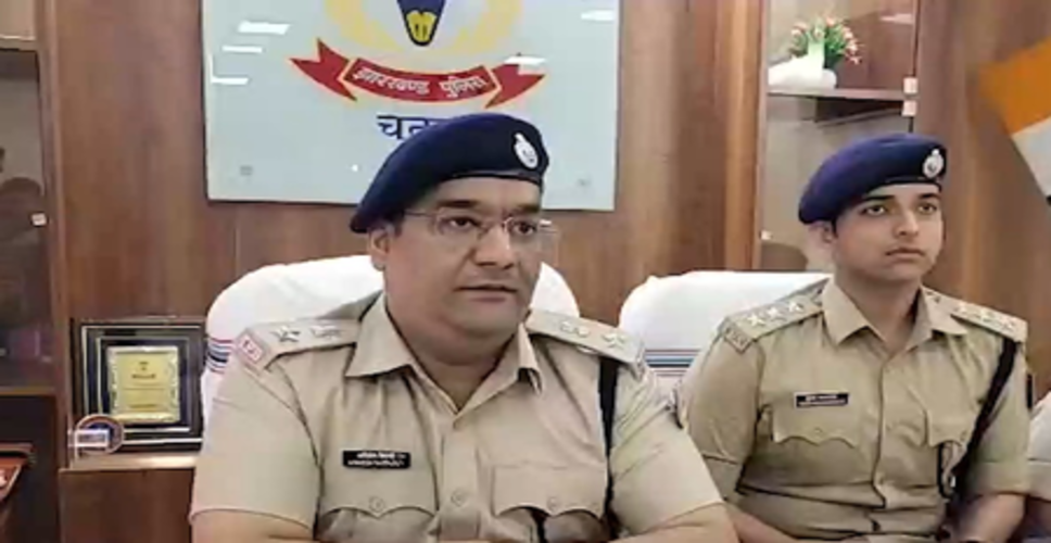 चतरा पुलिस को बड़ी सफलता, 100 साल पुरानी 24 तीर्थंकर प्रतिमाएं बरामद