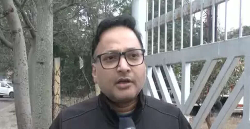 शाहरुख खान के खिलाफ टिप्पणी पर सपा प्रवक्ता ने दिया नंद किशोर गुर्जर को करारा जवाब