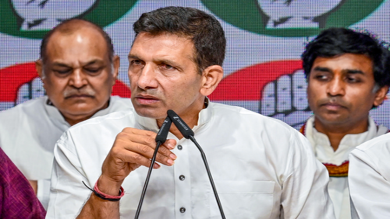 मध्य प्रदेश कांग्रेस अध्यक्ष की एआई पोस्टर से छवि खराब करने का आरोप