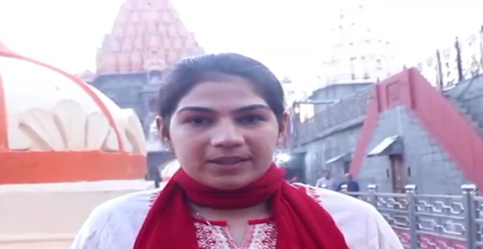 भारतीय महिला क्रिकेट टीम की सदस्य यास्तिका भाटिया ने परिवार संग भगवान महाकाल के दर्शन किए