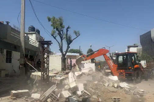 जयपुर में 2200 करोड़ की सरकारी जमीन पर बड़ी कार्रवाई, वीडियो में देंखे दूसरे दिन भी चला बुलडोजर; 42 बीघा क्षेत्र खाली कराया गया