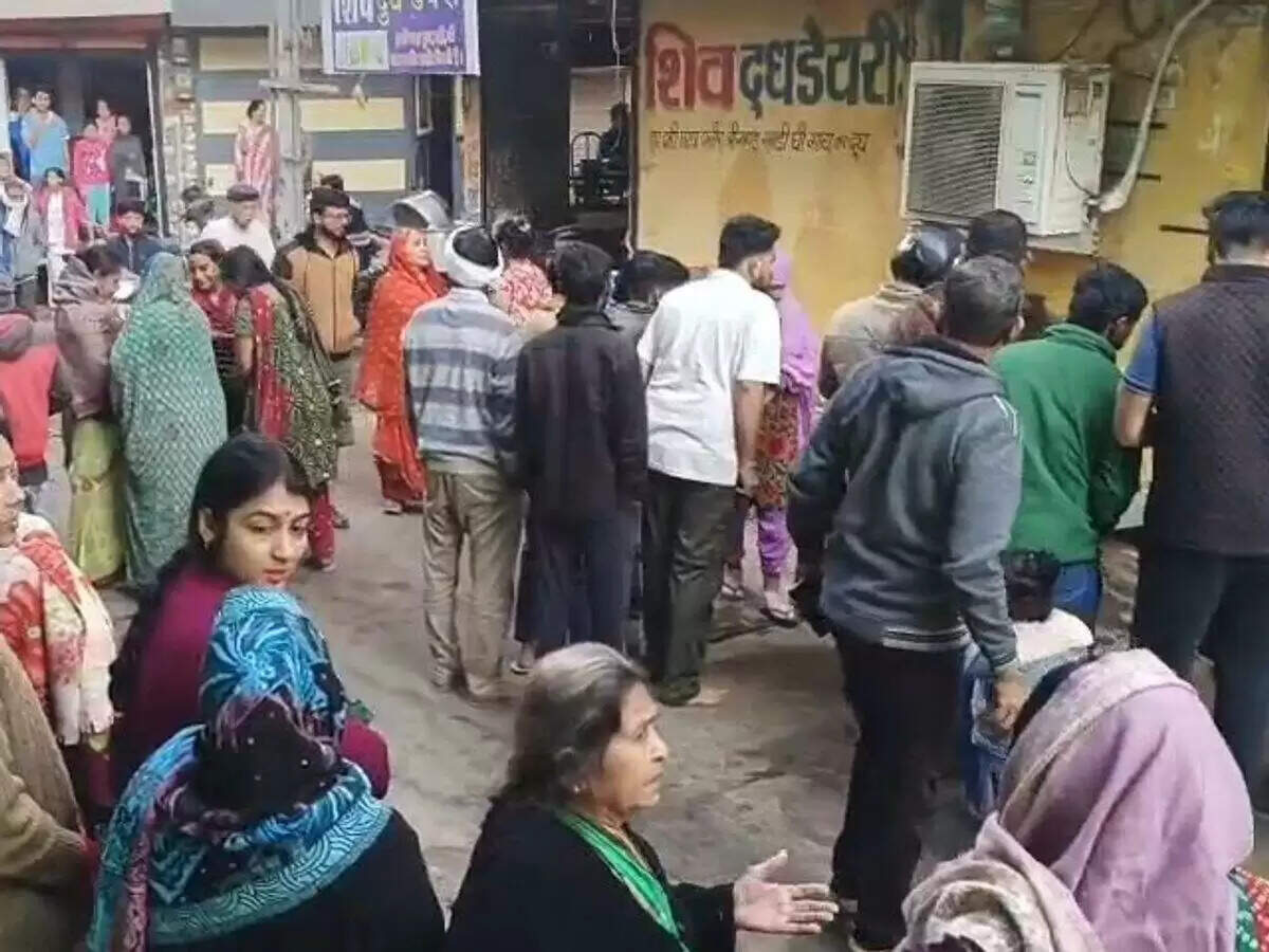 बांसवाड़ा में शर्मनाक घटना, फुटेज में देखें बदनामी के डर से युवती ने 6 माह का भ्रूण नाली में फेंका, दो दिन बाद गिरफ्तार