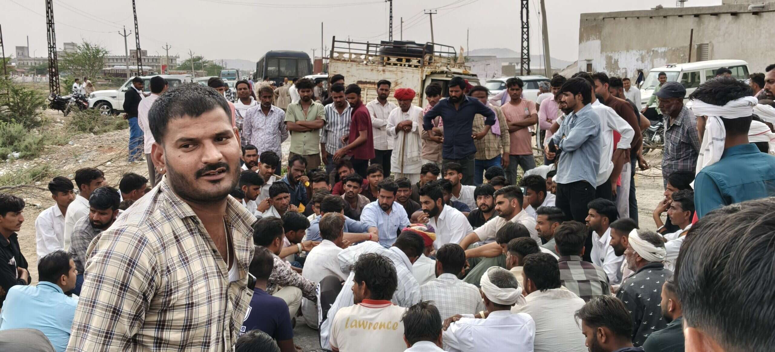 डीडवाना-कुचामन में साल्ट फैक्ट्री कर्मचारी की संदिग्ध मौत, वीडियो में देखें परिजनों ने लगाया हत्या का आरोप; सड़क जाम