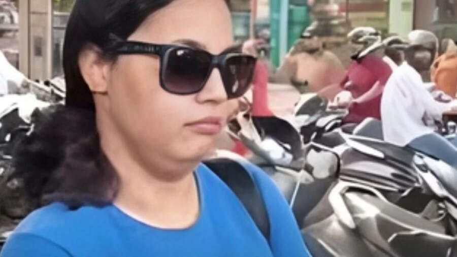 जयपुर रोड रेज मामला, वीडियो में देखें बाइक में तोड़फोड़ करने वाली युवती ने माफीनामा देकर मांगी माफी