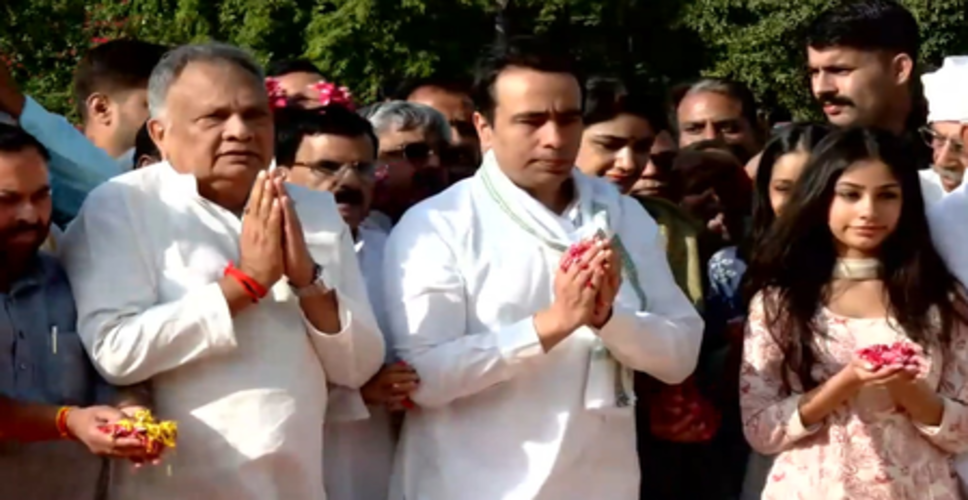 पूर्व पीएम चौधरी चरण सिंह की पुण्यतिथि पर जयंत ने अर्पित की श्रद्धांजलि, नेताओं ने किया याद
