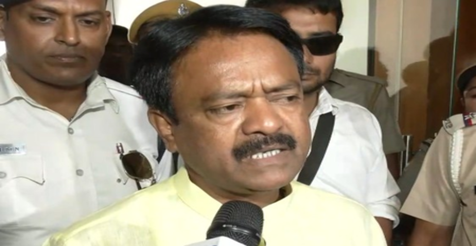 पश्चिम बंगाल में राशन से आटा हटाने का आदेश, खाद्य मंत्री बोले- एक हफ्ते में सरकार की कार्ययोजना होगी स्पष्ट