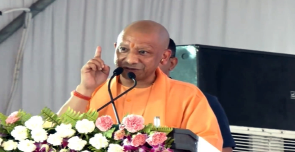 अहिंसा सर्वोच्च धर्म, लेकिन देश-समाज की सुरक्षा के लिए खतरा पैदा करने वालों के प्रति अपनाना होगा सख्त रवैया : सीएम योगी