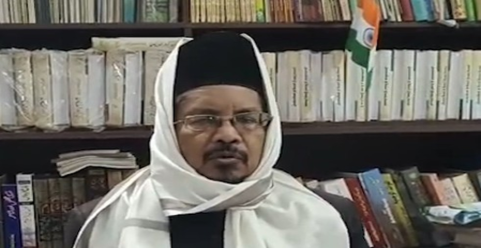 गाय को राष्ट्रीय पशु घोषित कर देना चाहिए: मौलाना शहाबुद्दीन रजवी