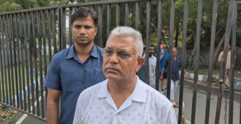 कोलकाता एयरपोर्ट पर मस्जिद को लेकर दिलीप घोष बोले, गैरकानूनी है तो हटाना पड़ेगा