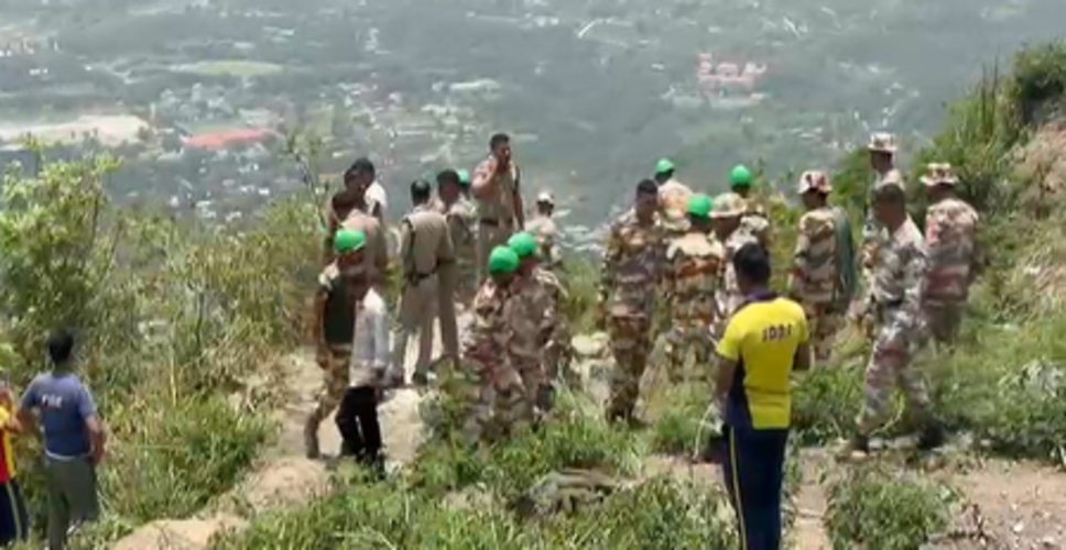 उत्तराखंड के मसूरी में 500 मीटर गहरी खाई में कार पलटी, चार लोगों की मौत