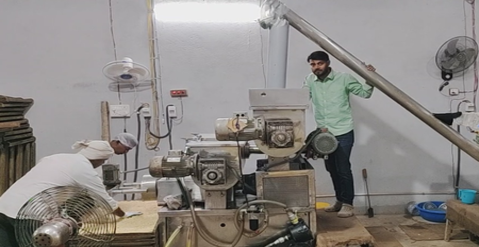 बिहार के शेखपुरा में पीएमईजीपी से युवा ने खोली पास्ता की फैक्ट्री, दूसरों को भी दे रहे रोजगार