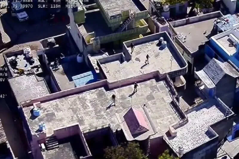 पुरानी टोंक में दो समुदायों के बीच पथराव के बाद पुलिस अलर्ट, ड्रोन से की सर्चिंग