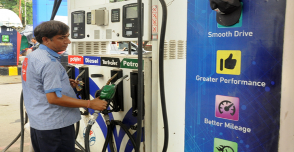 डीजल पर निर्यात शुल्क बढ़कर 55.5 रुपए प्रति लीटर, एटीएफ शुल्क बढ़कर 42 रुपए हुआ: सरकार