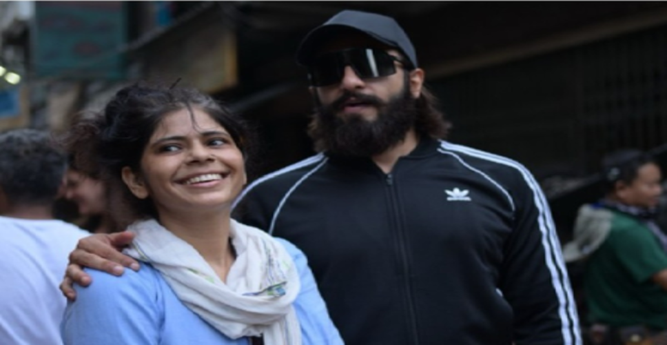 'धुरंधर: द रिवेंज' में रणवीर सिंह के लिए सिली गई 250  कॉस्ट्यूम, 1 महीने में तैयार किए गए कुल 1000 पठानी कुर्ता-पजामा