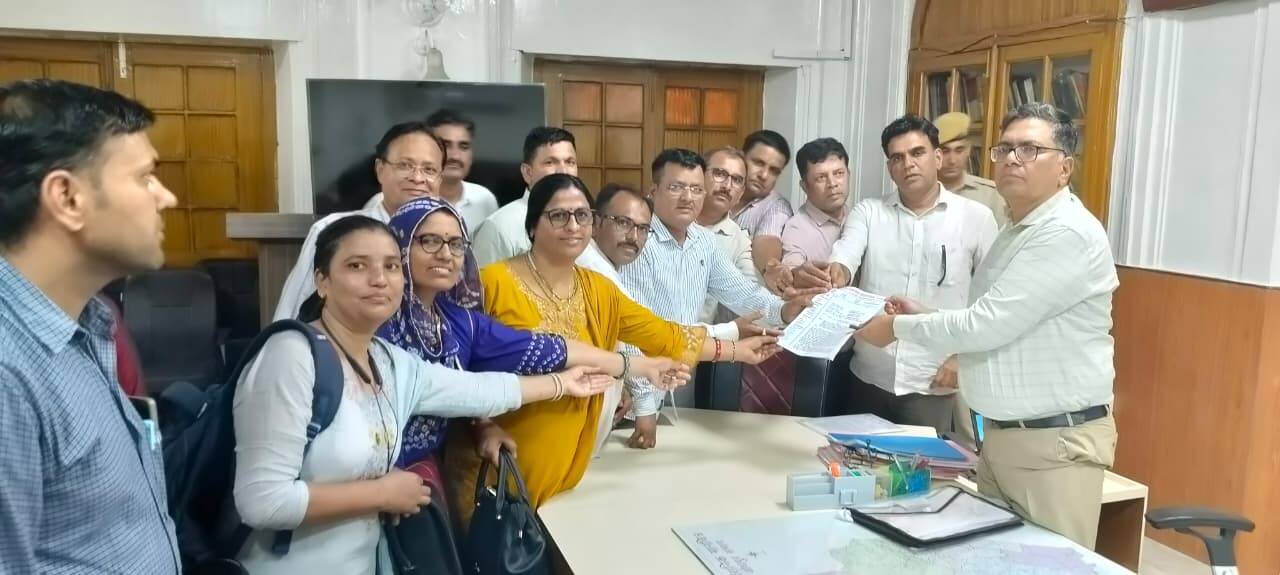 जोधपुर में पंचायतीराज मंत्रालयिक कर्मचारियों का प्रदर्शन, लंबित मांगों को लेकर सरकार को चेतावनी