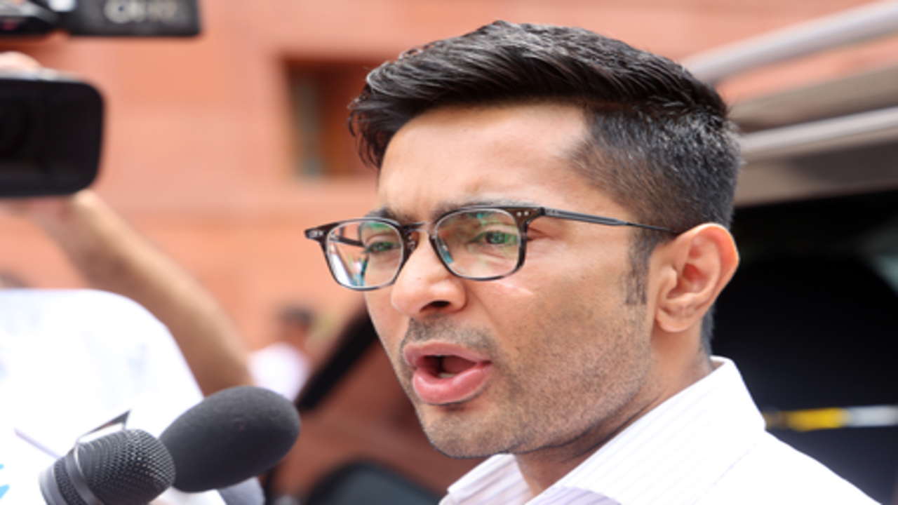 अभिषेक बनर्जी ने आशीष बनर्जी की आत्महत्या के लिए भाजपा को ठहराया जिम्मेदार