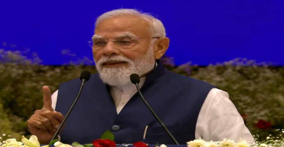 कांग्रेस ने देश को लाचारगी, बेचारगी और हीन भावना के गर्त में गिरा दिया था : पीएम मोदी