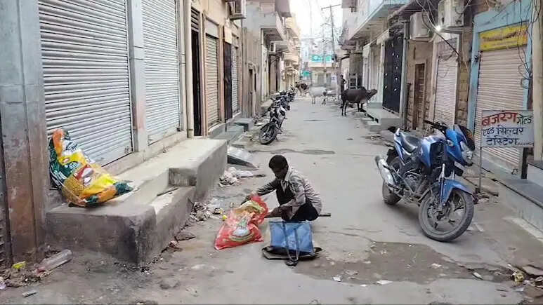 फलोदी जिले की गलियों में सोना ढूंढने की अनोखी परंपरा