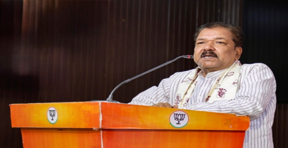 बिहार के मंत्री ने ऑनलाइन 'कॉकरोच जनता पार्टी' के चलन पर साधा निशाना
